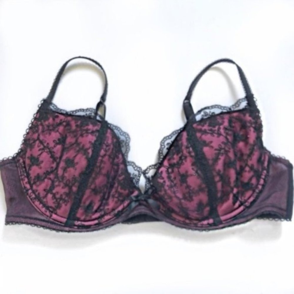 Victoria’s Secret Black and Pink Lace Bra 36B